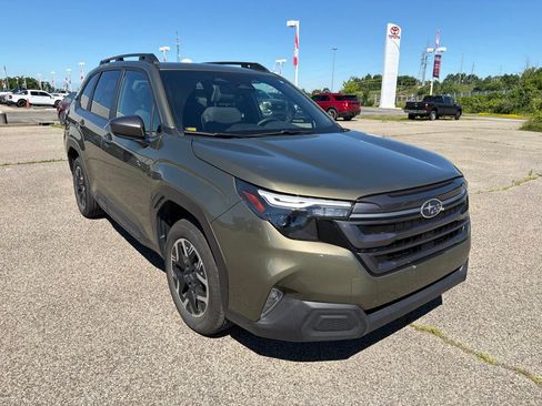 Used 2025 Subaru Forester Premium w/ Convenience Package #1 AWD/4WD image 4