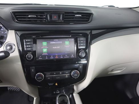 Used 2022 Nissan Rogue Sport SL w/ Premium Package image 11