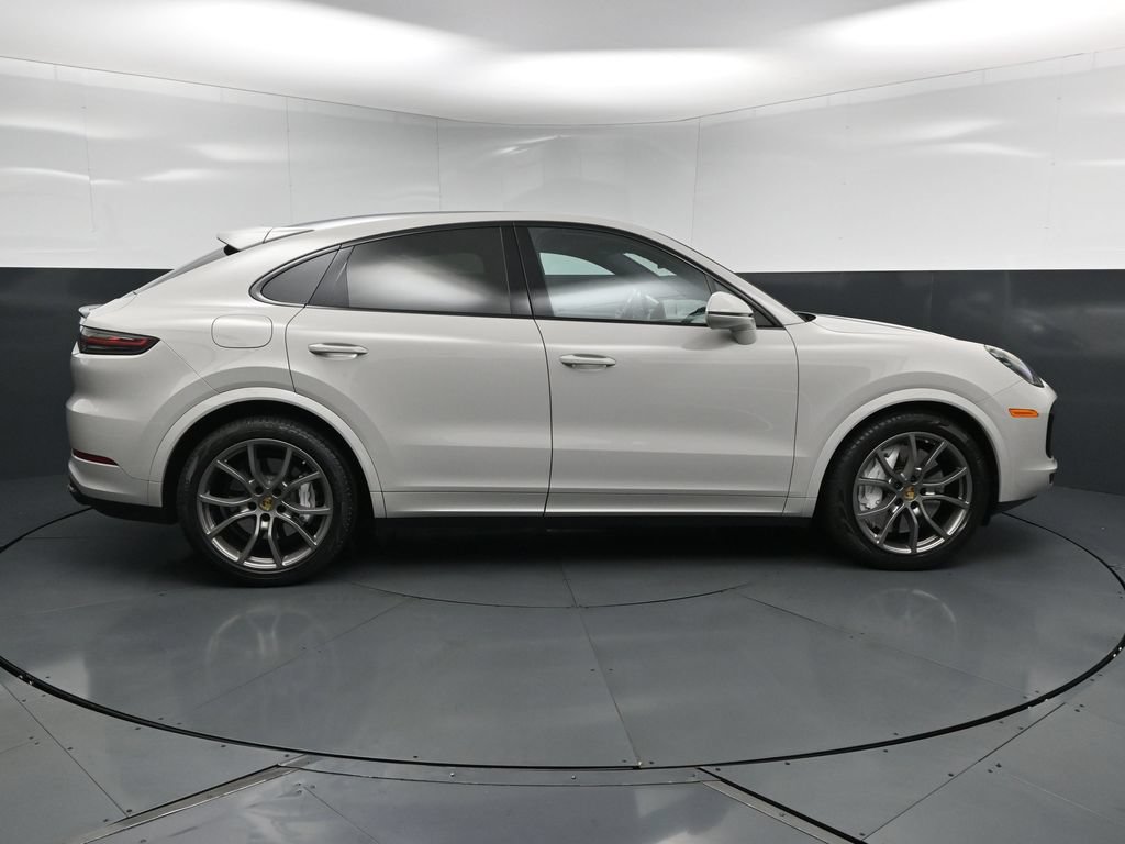 Used 2020 Porsche Cayenne Turbo AWD/4WD image 11
