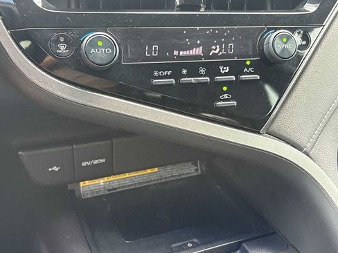 Used 2021 Toyota Camry XSE FWD image 17