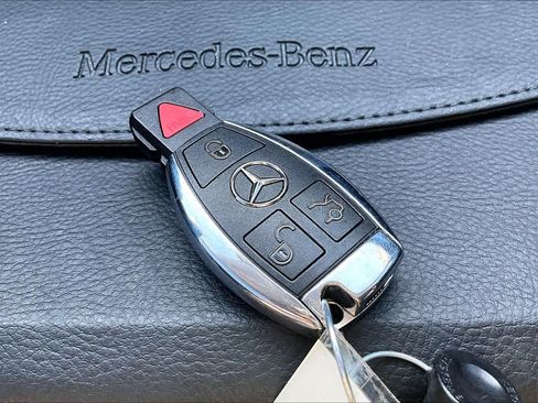 Used 2017 Mercedes-Benz GLC 300 4MATIC Coupe image 15