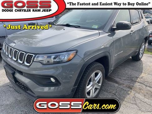 Used 2023 Jeep Compass Latitude w/ Convenience Group AWD/4WD image 1