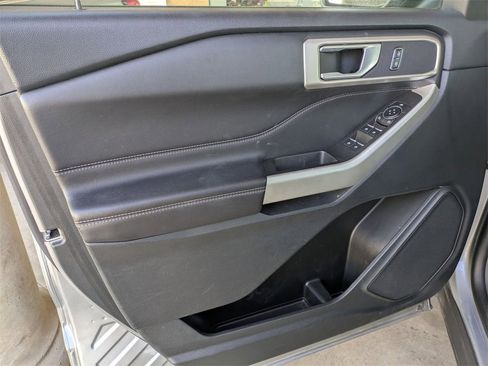 Used 2023 Ford Explorer XLT w/ Equipment Group 202A image 11