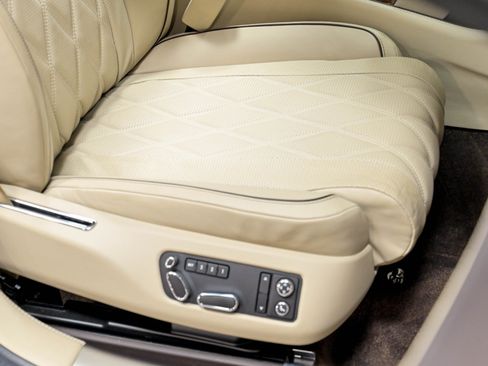 Used 2015 Bentley Flying Spur W12 AWD/4WD image 31