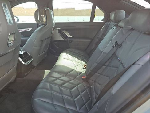 Used 2023 BMW 760i xDrive w/ Executive Package image 6