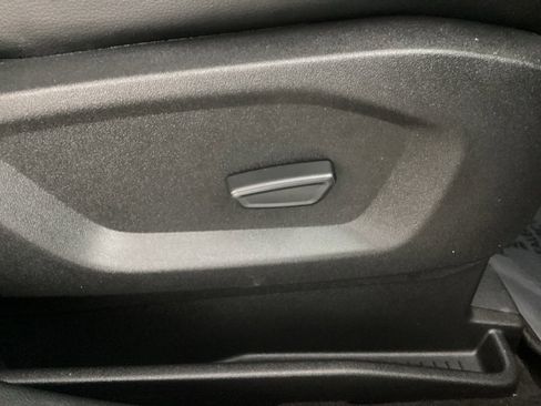 Used 2023 Ford Edge SEL w/ Convenience Package image 9