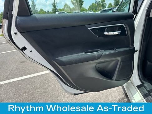 Used 2014 Nissan Altima 2.5 SV FWD image 14