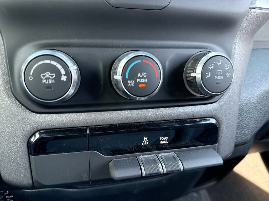 Used 2023 RAM 1500 Big Horn AWD/4WD image 19
