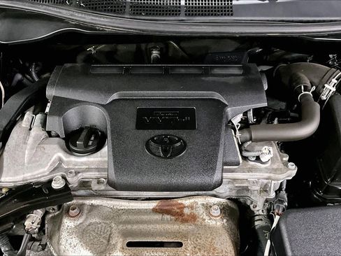 Used 2016 Toyota Camry LE image 32