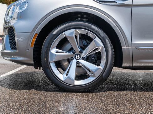 New 2026 Bentley Bentayga AWD/4WD image 6