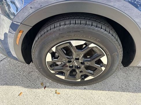 Used 2025 Kia Sorento S w/ Panoramic Sunroof Package image 10