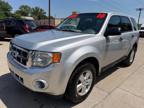 Used 2010 Ford Escape XLS FWD image 3