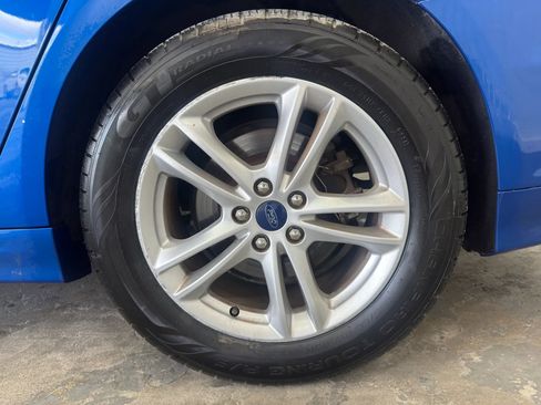 Used 2018 Ford Fusion SE w/ Fusion SE Technology Package image 14