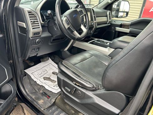 Used 2017 Ford F250 Lariat w/ Lariat Ultimate Package image 10