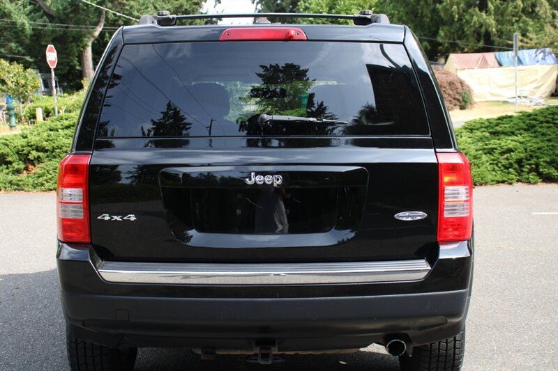 Used 2016 Jeep Patriot High Altitude AWD/4WD image 10