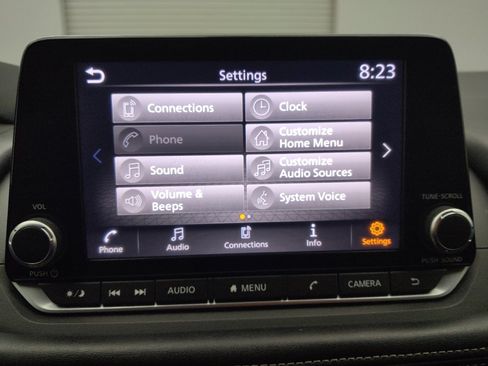 Used 2024 Nissan Rogue S FWD image 25