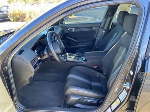 Used 2025 Honda Civic Sport image 32
