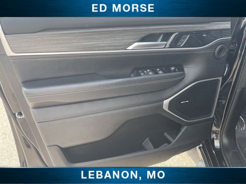 Used 2024 Jeep Wagoneer L Series II AWD/4WD image 20