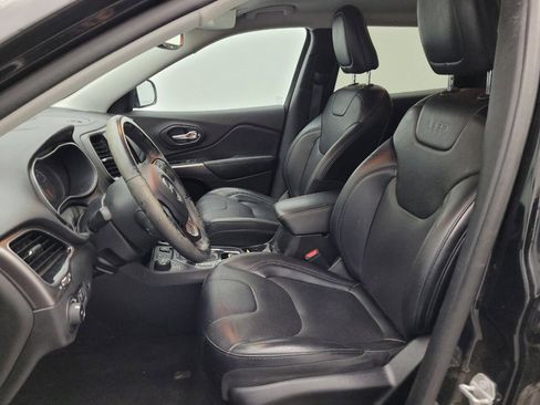 Used 2019 Jeep Cherokee Limited image 17