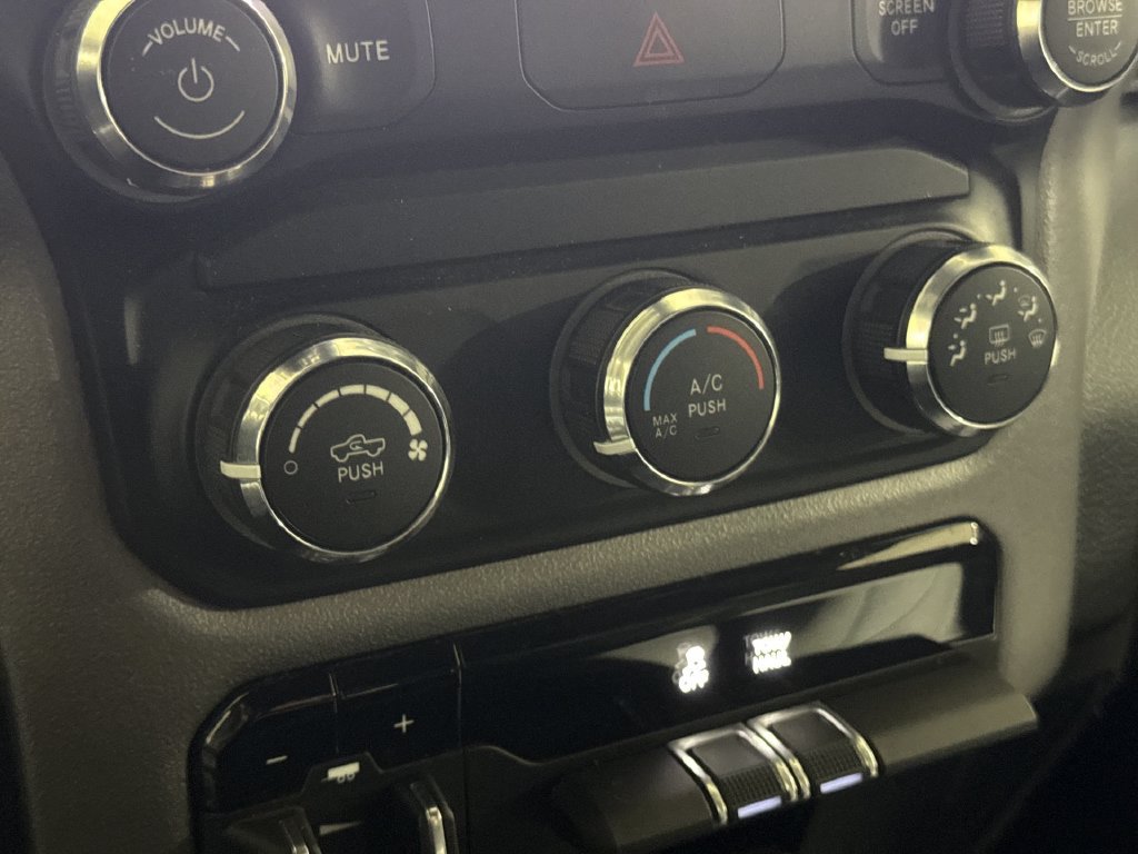 Used 2024 RAM 2500 Big Horn AWD/4WD image 16