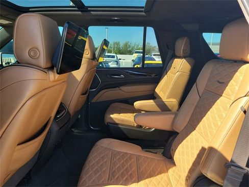 Certified 2021 Cadillac Escalade Premium Luxury image 22