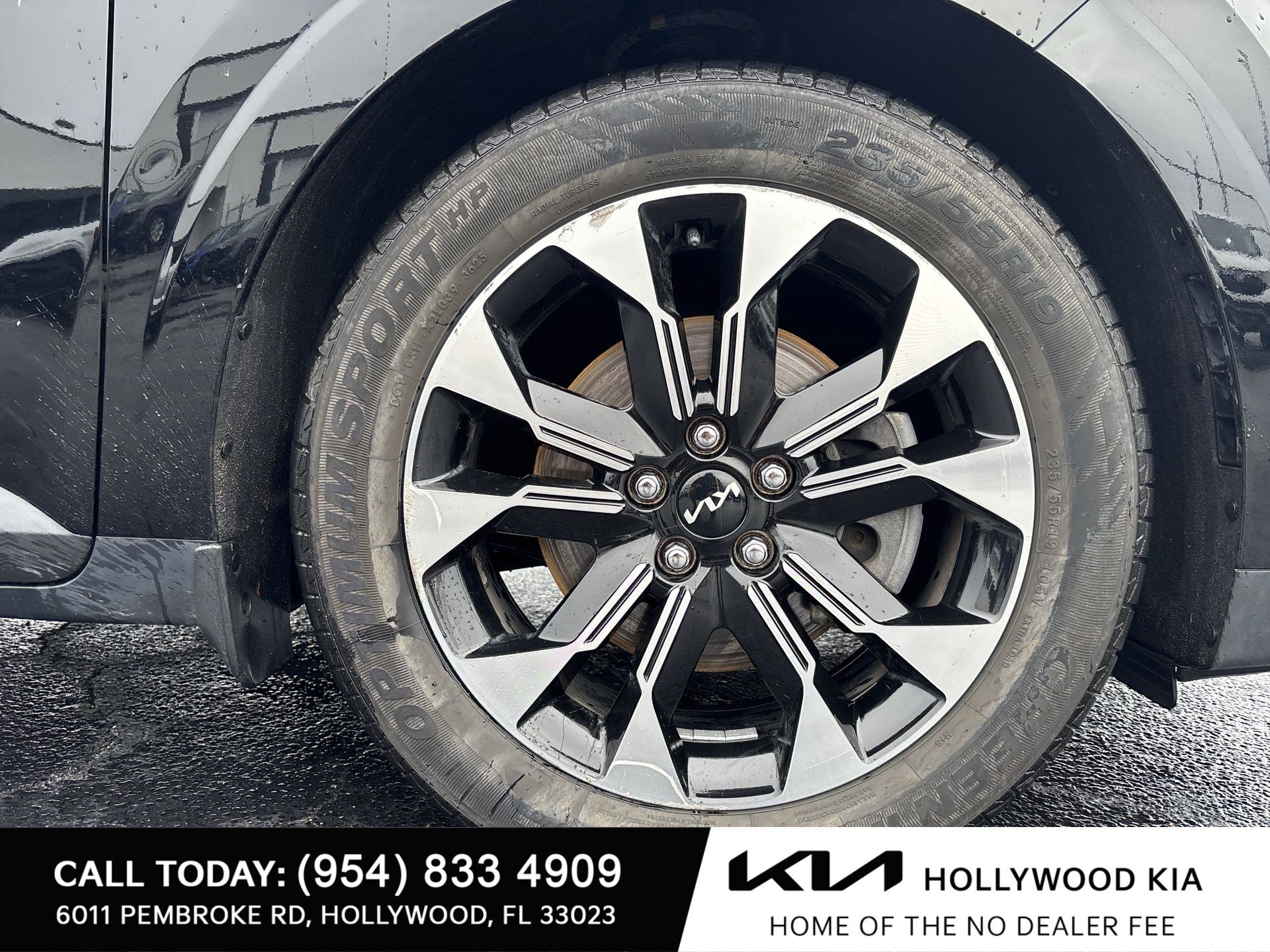 Used 2022 Kia Carnival EX FWD image 18