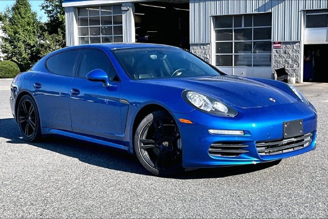 Used 2015 Porsche Panamera S RWD image 2