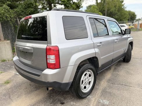 Used 2016 Jeep Patriot Sport w/ Power Value Group FWD image 3
