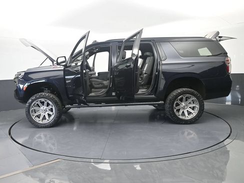 Used 2022 Chevrolet Suburban Z71 w/ Luxury Package AWD/4WD image 88