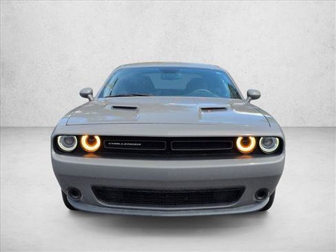 Used 2019 Dodge Challenger SXT RWD image 3