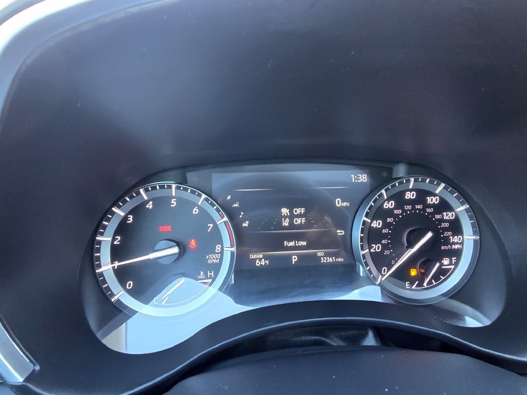 Used 2022 Toyota Highlander XLE AWD/4WD image 21