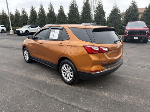 Used 2018 Chevrolet Equinox LS image 6