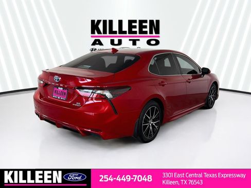 Used 2024 Toyota Camry SE w/ Audio Upgrade Package FWD image 9