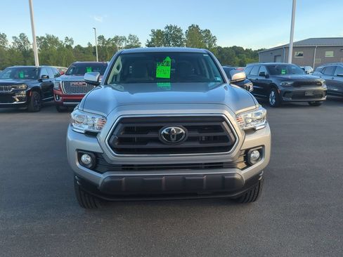 Used 2020 Toyota Tacoma SR5 AWD/4WD image 3