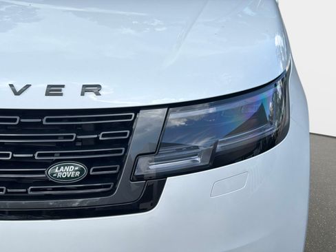 New 2026 Land Rover Range Rover Long Wheelbase SE AWD/4WD image 9