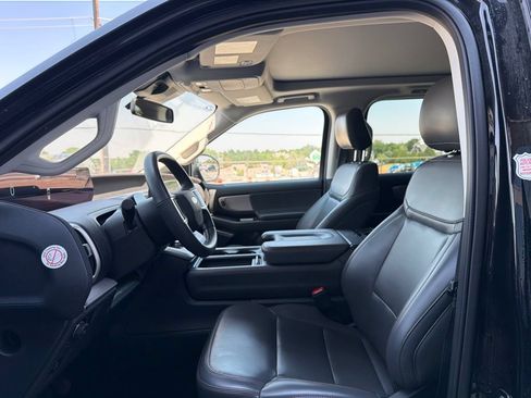 Used 2025 Ford Expedition Max Active AWD/4WD image 8