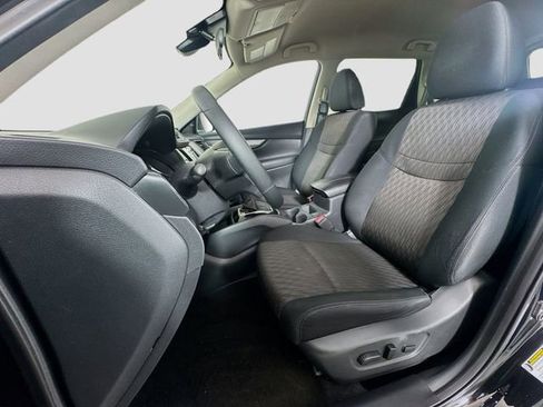 Used 2019 Nissan Rogue SV AWD/4WD image 17