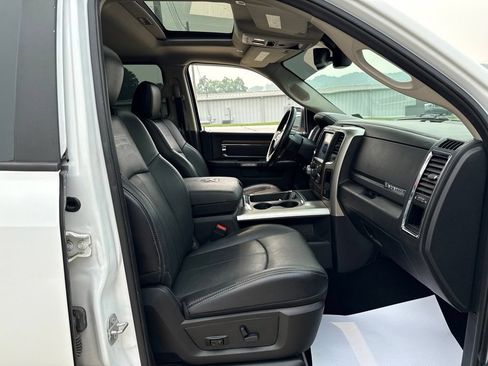 Used 2018 RAM 1500 Laramie w/ Convenience Group AWD/4WD image 42