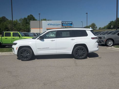 New 2026 Jeep Grand Cherokee L Limited AWD/4WD image 2