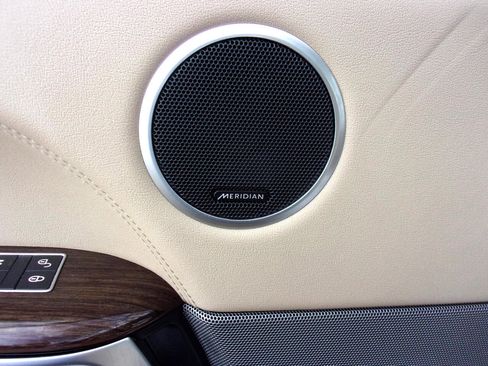 Used 2016 Land Rover Range Rover Sport HSE image 17