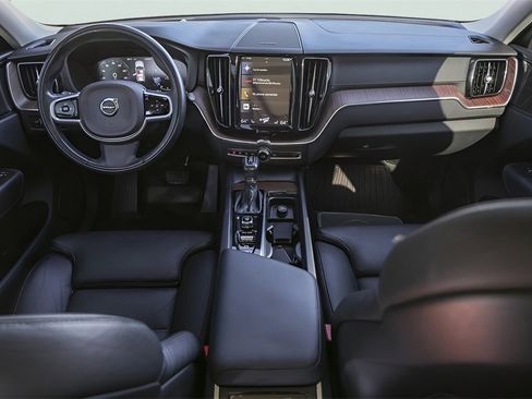 Used 2020 Volvo XC60 T5 Inscription w/ Protection Package Premier image 27