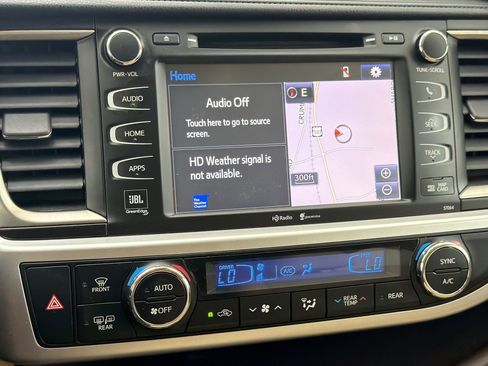 Used 2015 Toyota Highlander Limited Platinum AWD/4WD image 24