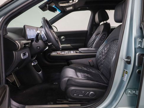 Used 2023 Genesis GV60 Performance image 9