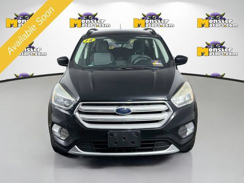 Used 2018 Ford Escape SE w/ SE SYNC Package AWD/4WD image 2