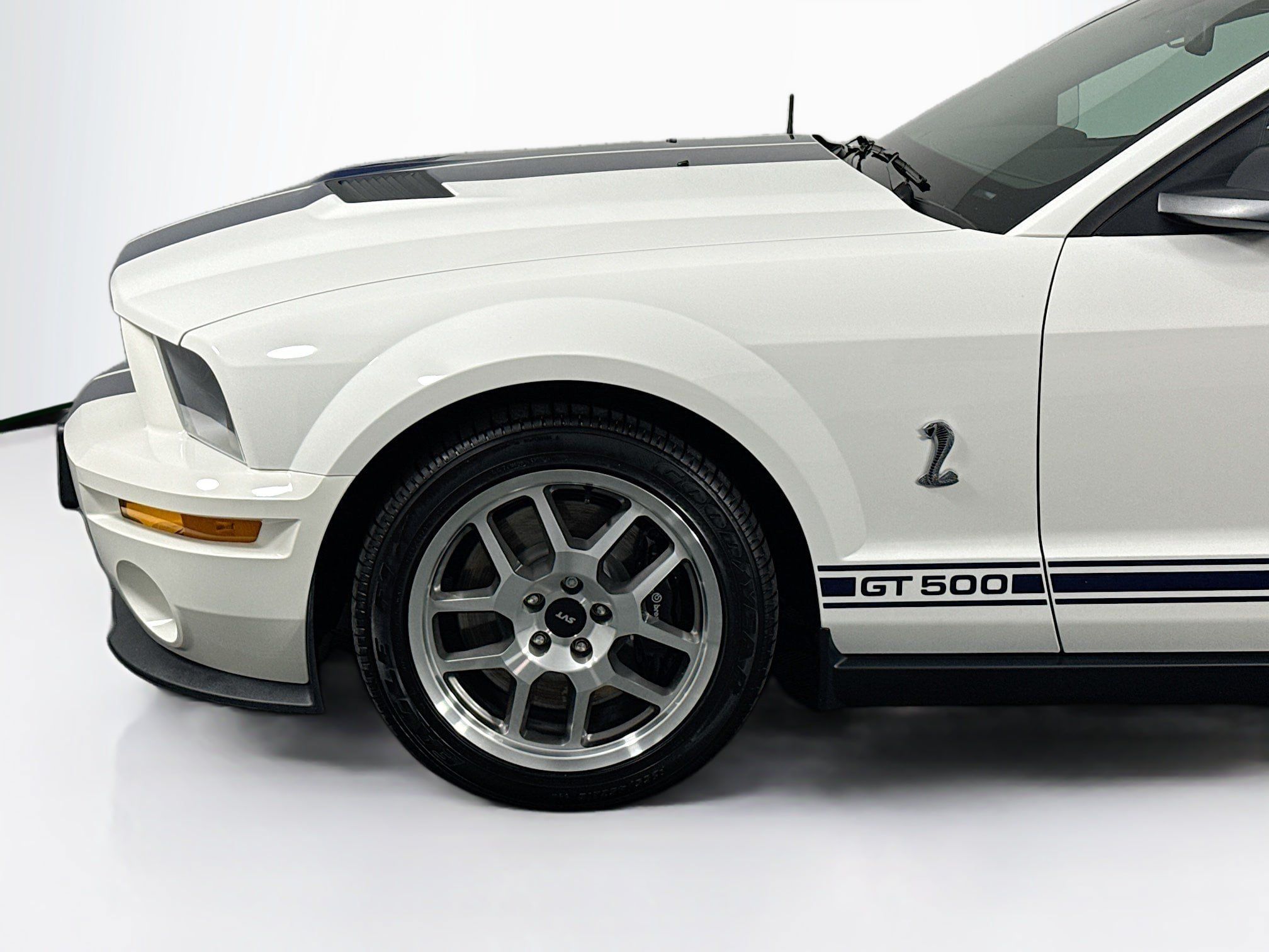 Used 2007 Ford Mustang Shelby GT500 RWD image 37
