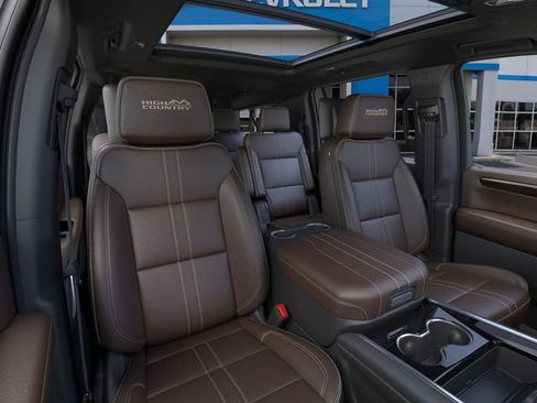 New 2026 Chevrolet Suburban High Country image 16