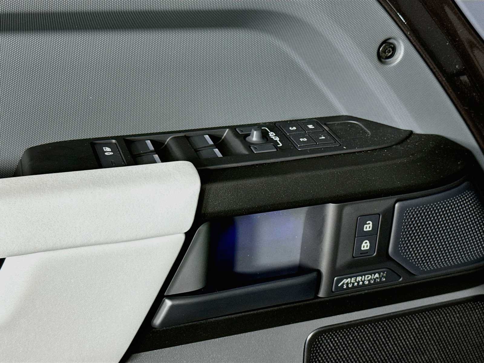 New 2026 Land Rover Defender 110 OCTA AWD/4WD image 19