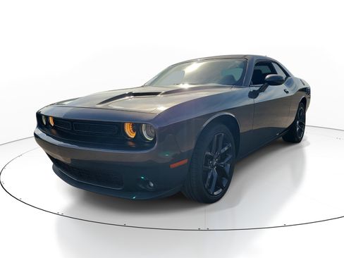 Used 2020 Dodge Challenger SXT w/ Blacktop Package RWD image 3