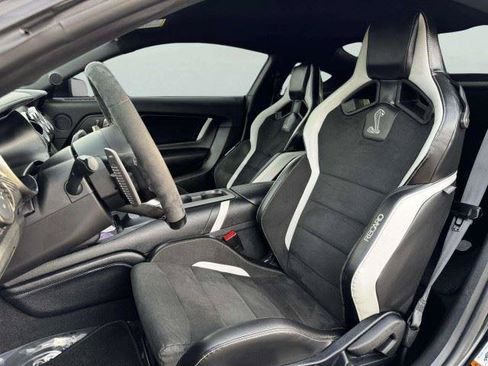 Used 2021 Ford Mustang Shelby GT500 w/ Carbon Fiber Track Pack RWD image 24