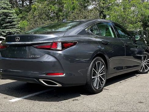 Used 2024 Lexus ES 350 w/ Premium Package FWD image 4